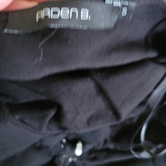 Arden B black Top - Picture 4 of 6